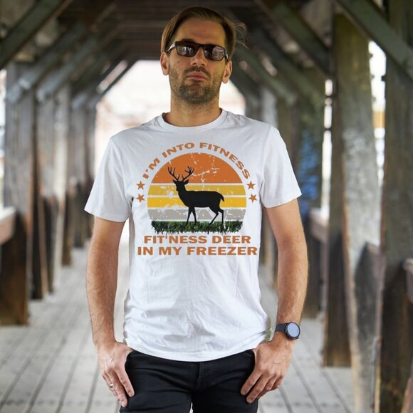 Into Fitness Deer Mens Tee Graphic Short Sleeve T-Shirt - Picture 1 of 2